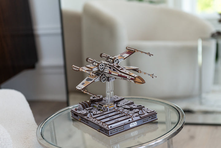 Luke Skywalker`s X-Wing Starfighter™