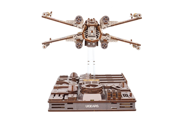 Luke Skywalker`s X-Wing Starfighter™