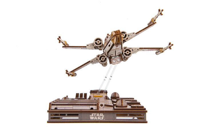 Luke Skywalker`s X-Wing Starfighter™