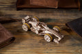 Ugears Compact Racer -kilpa-auto – puinen 3D-palapeli