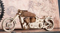 Ugears Bike VM-02 -moottoripyörä – puinen 3D-palapeli, 189 osaa