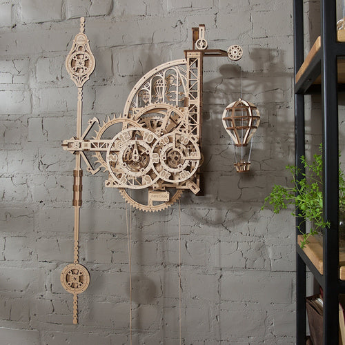 Ugears Aero Clock -seinäkello heilurilla – puinen 3D-palapeli, 320 osaa