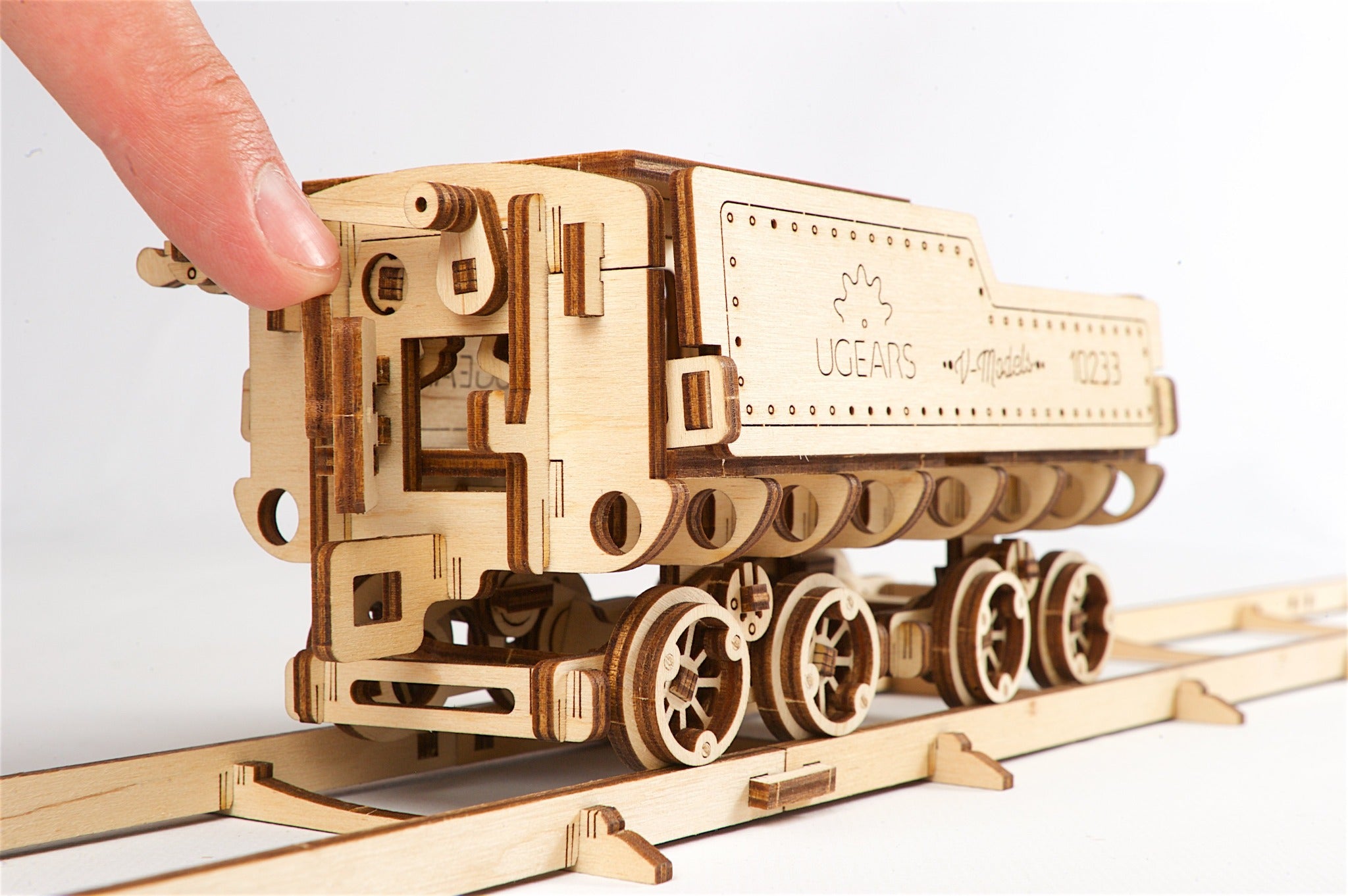 3D Palapeli - V-Express Höyryjuna kiskoilla - 538 palaa - 3Dpalapelit.com