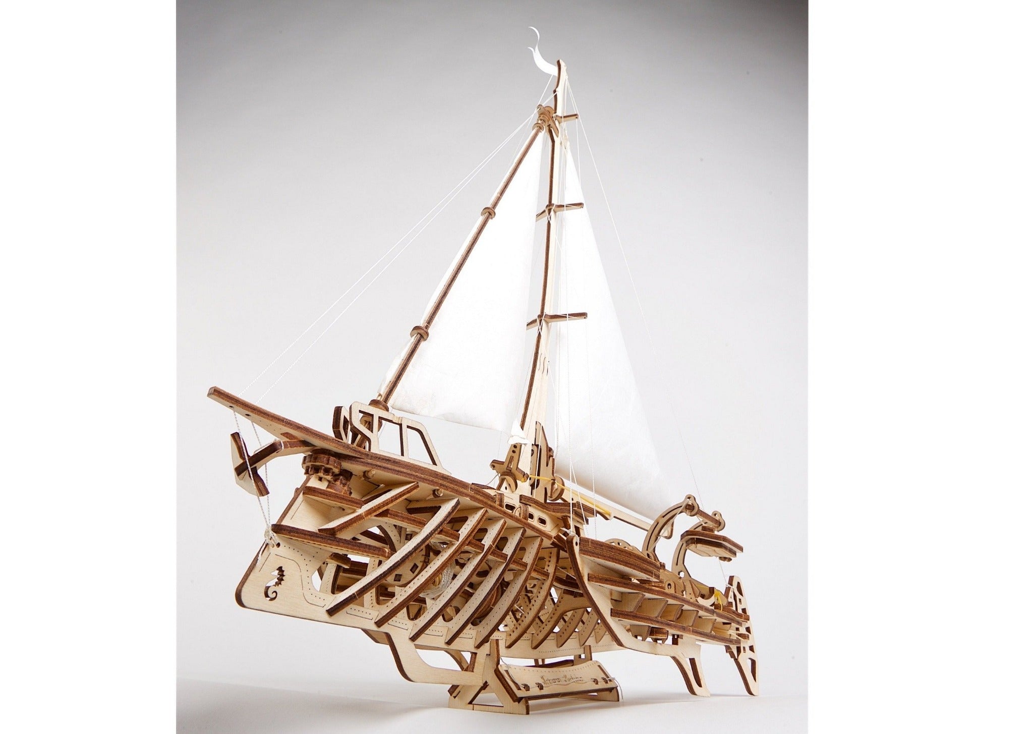 3D Palapeli - 237 palaa - Trimaran Merihobus - 3Dpalapelit.com
